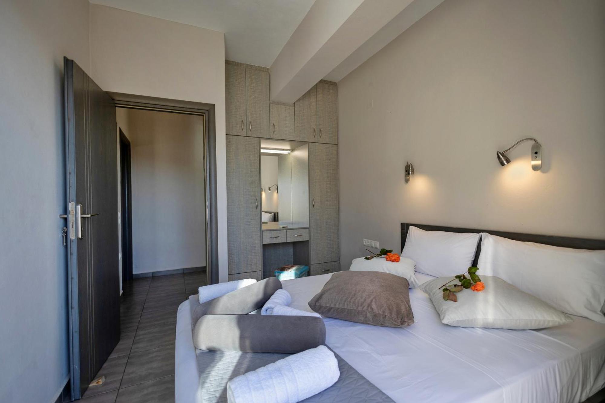 Akrotiri Panorama- Luxury Rental Apartments With Sea View ロダキノ エクステリア 写真