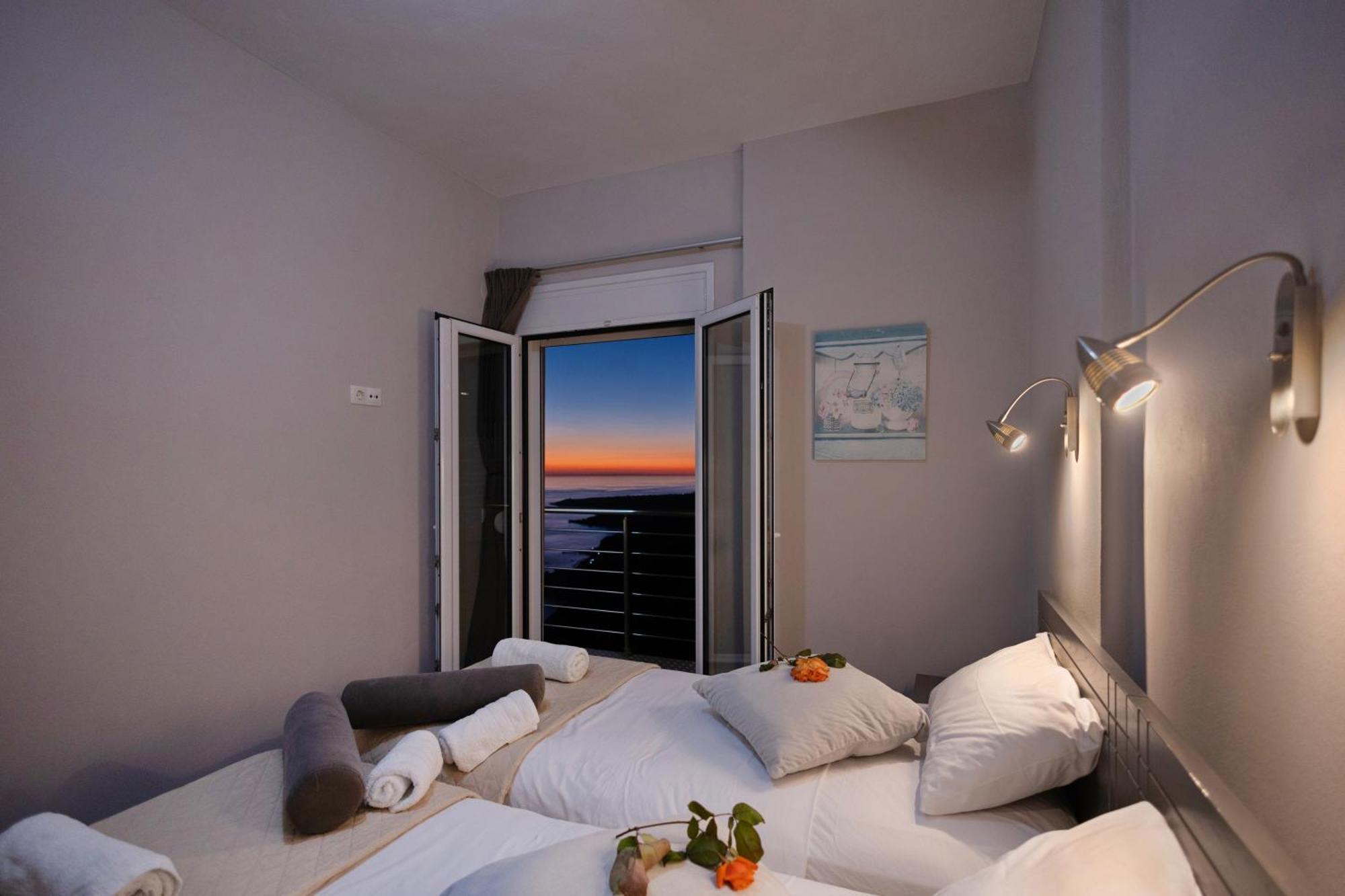 Akrotiri Panorama- Luxury Rental Apartments With Sea View ロダキノ エクステリア 写真
